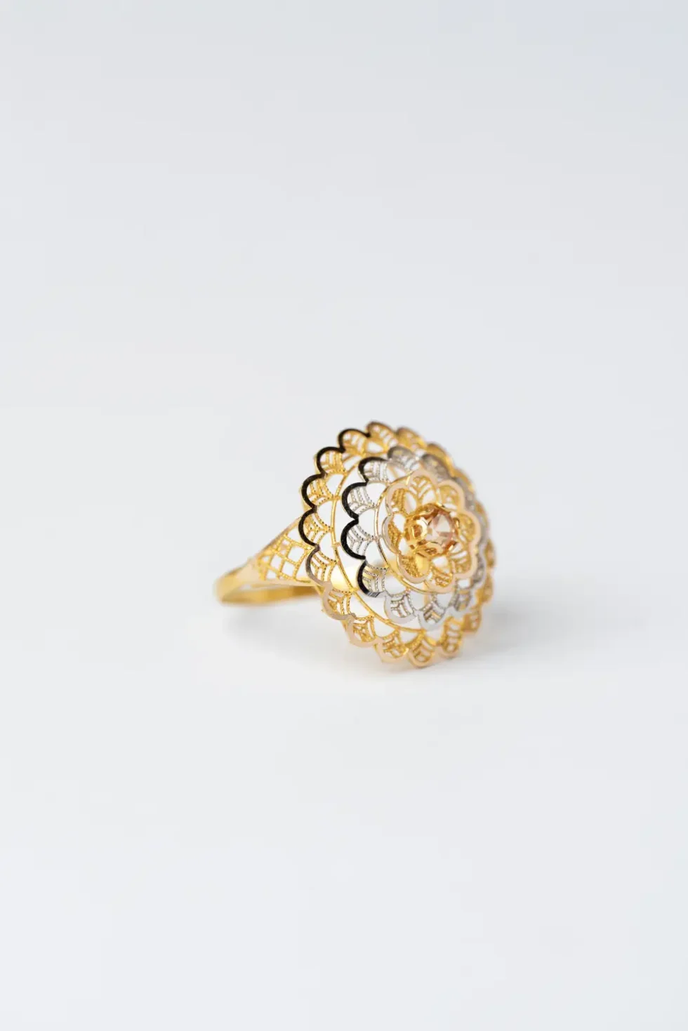 Royal Dubai Style Gold Ring Design