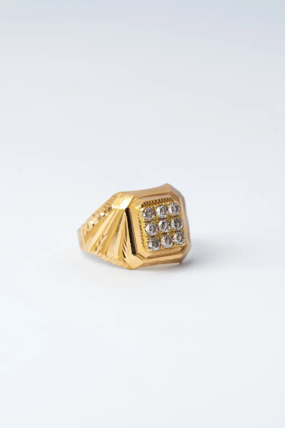 Solid Men's Traditional Gold Ring Design