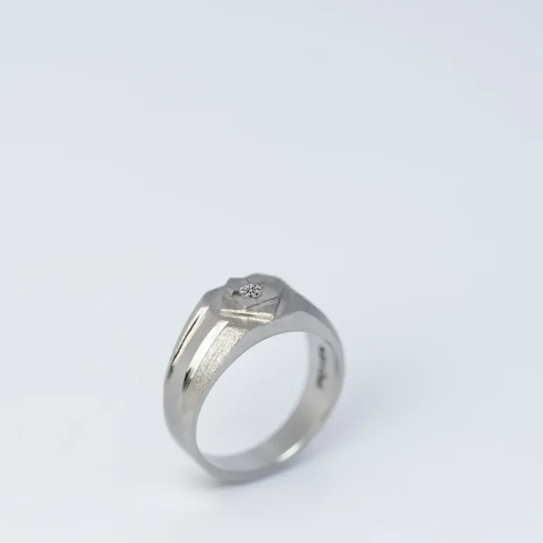 Luxury Platinum Diamond Band Ring