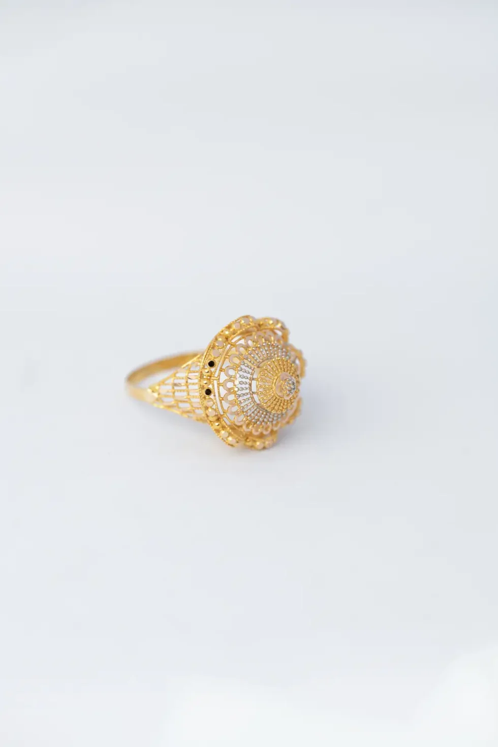 Luxury Dubai Style Gold Ring Design