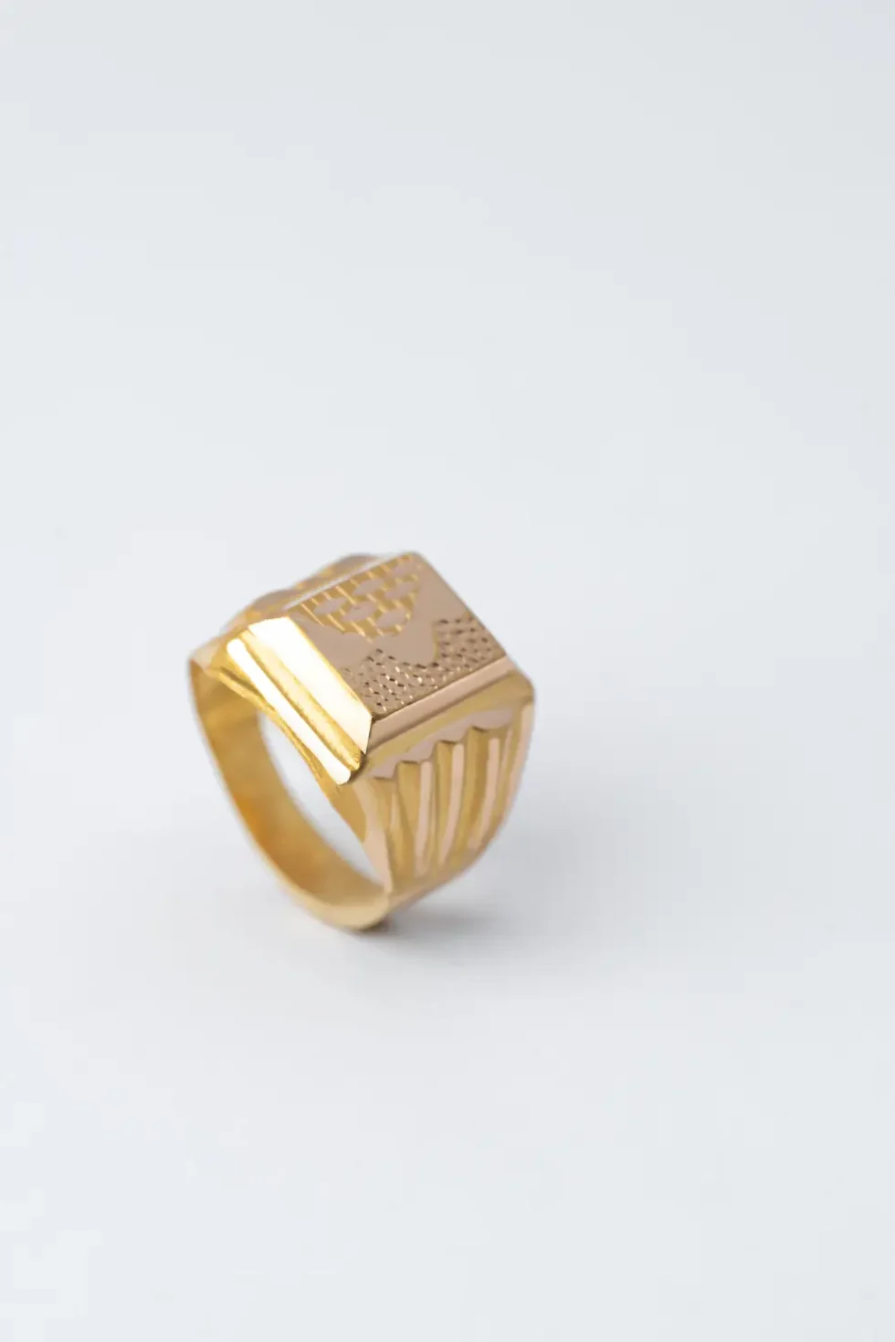 21K Classic Men's Traditional Gold Ring