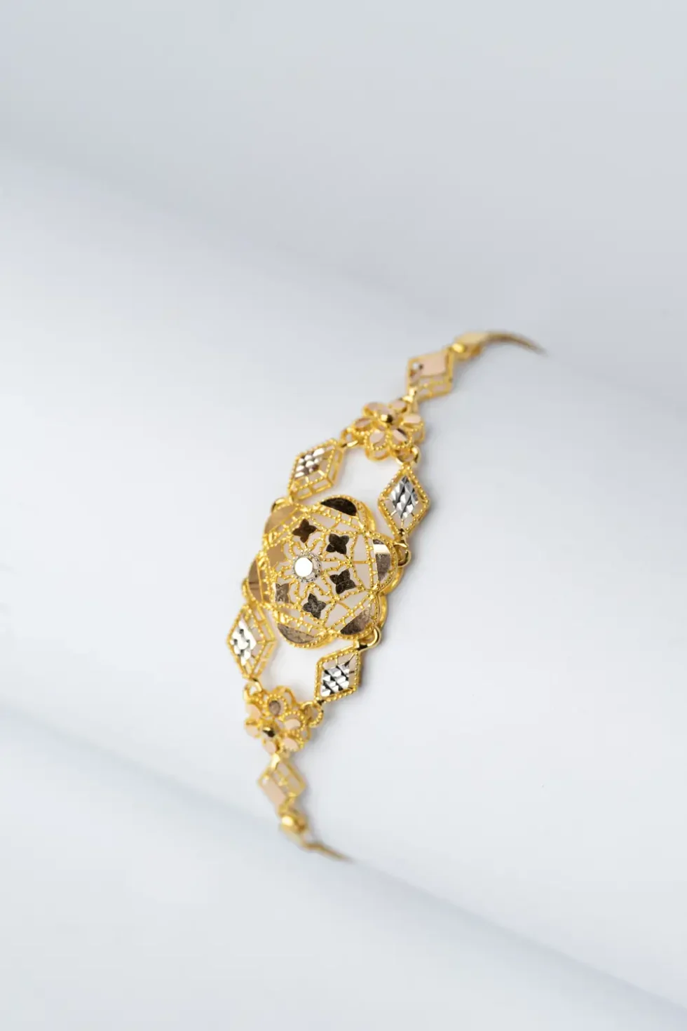 21K Classic Traditional Gold Bracelet for Women