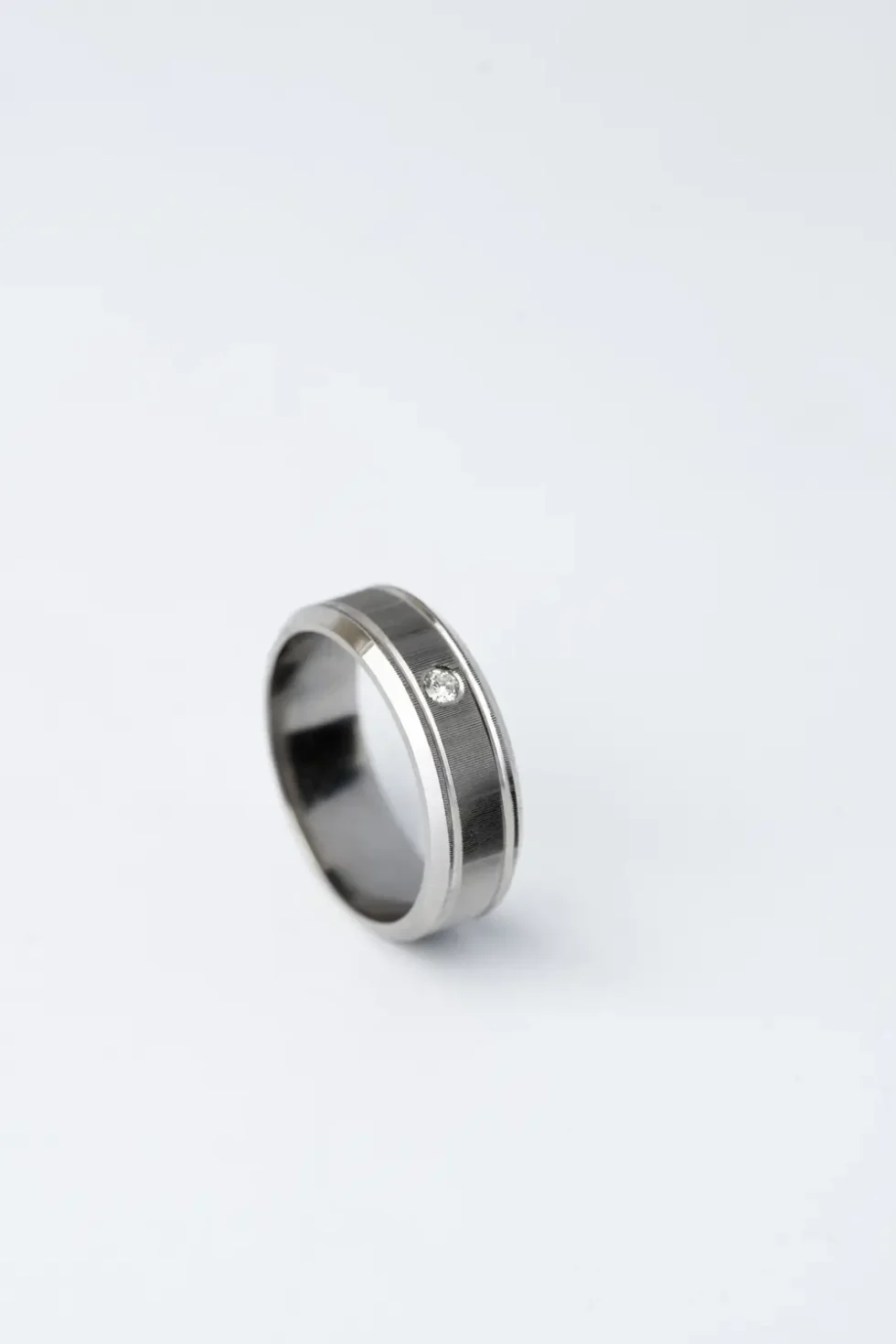 Elegant Platinum Diamond Band Ring