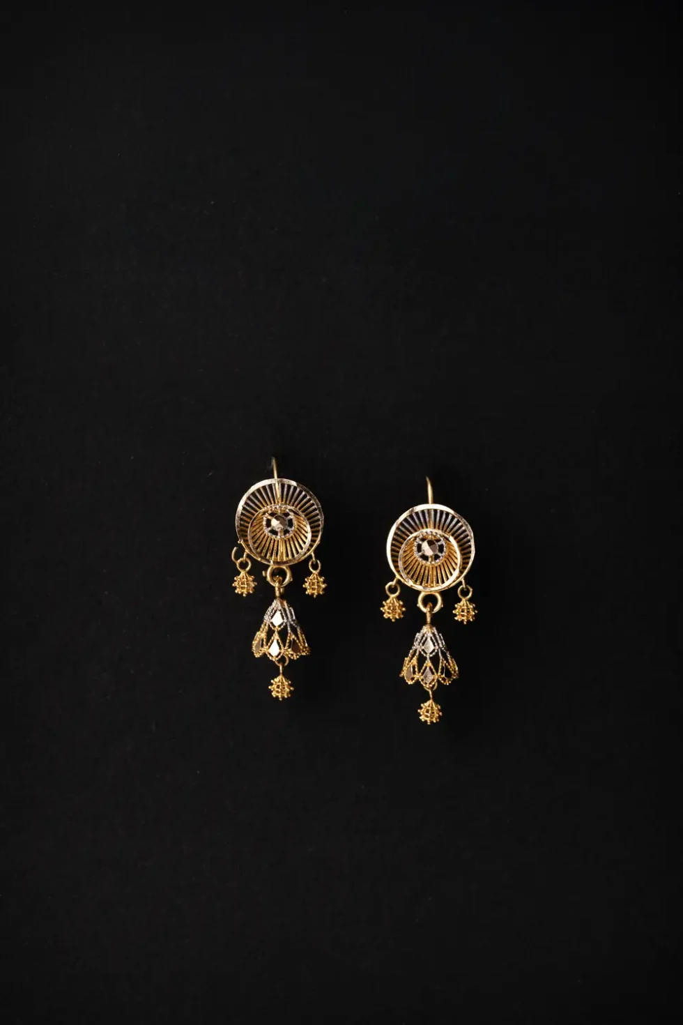 Elegant Saudi Gold Earrings Design